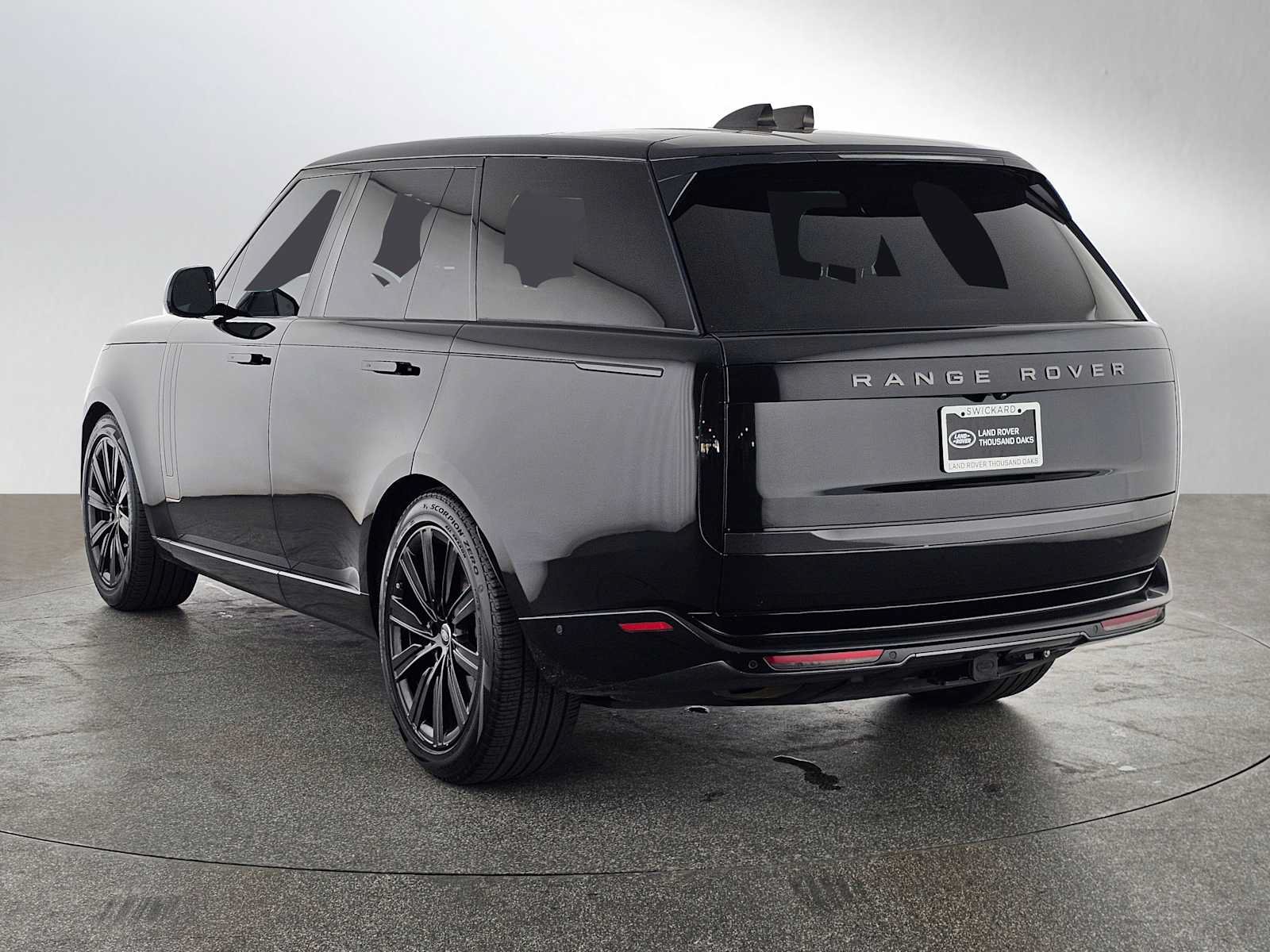 Used 2023 Land Rover Range Rover SE AWD/4WD image 3