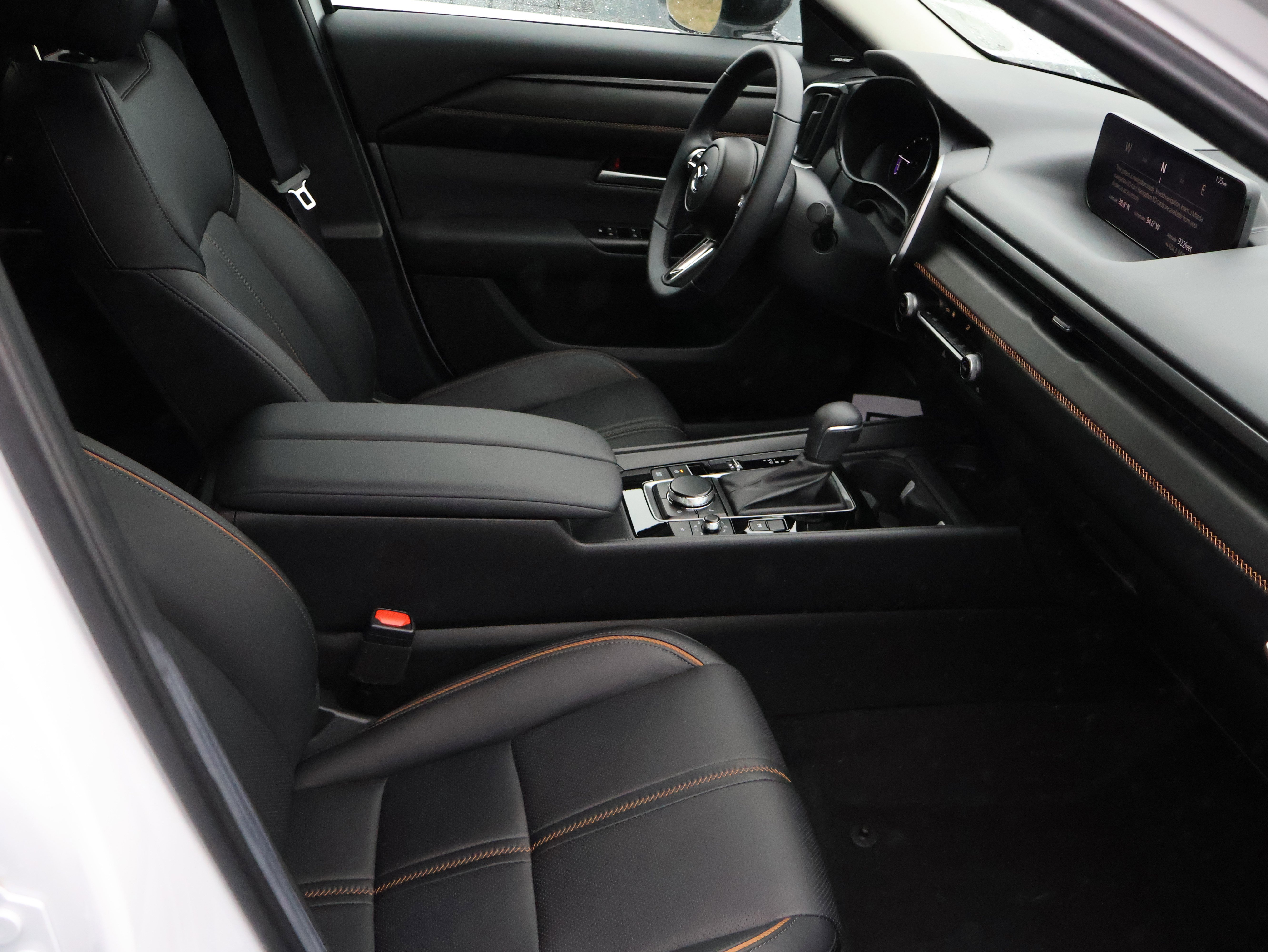 Certified 2025 MAZDA CX-50 AWD 2.5 Hybrid w/ Premium Pkg image 9