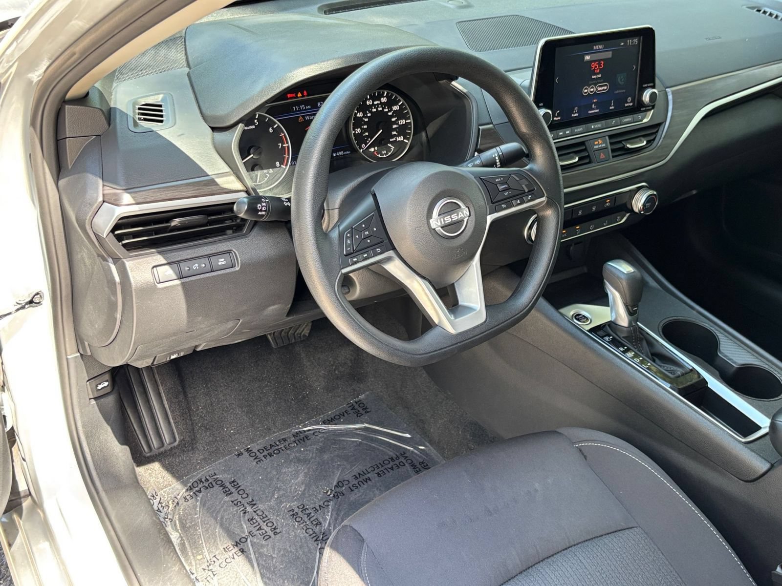 Used 2025 Nissan Altima 2.5 SV FWD image 34