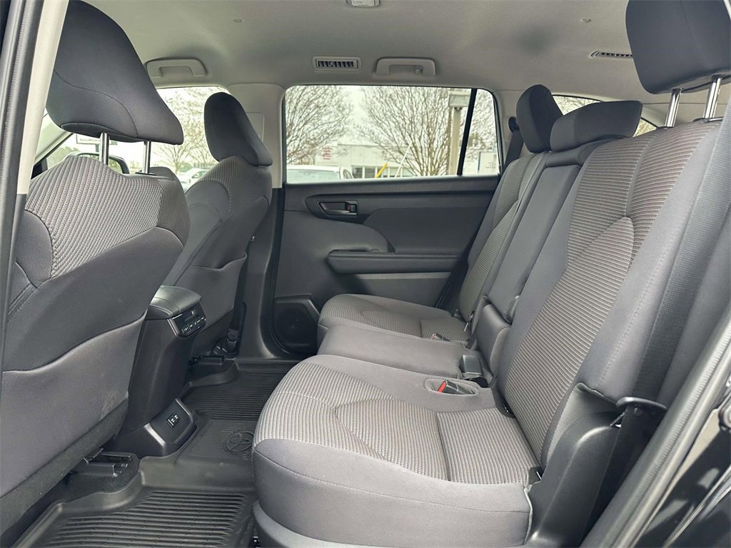 Certified 2021 Toyota Highlander LE image 16