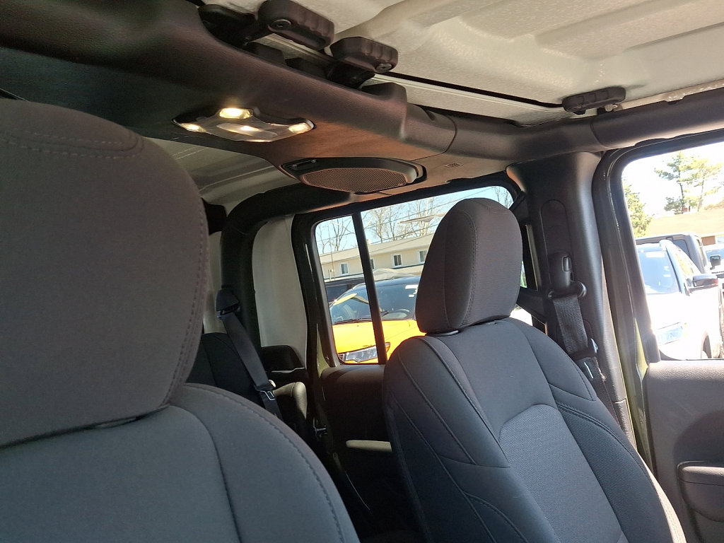 Used 2023 Jeep Gladiator Willys image 13