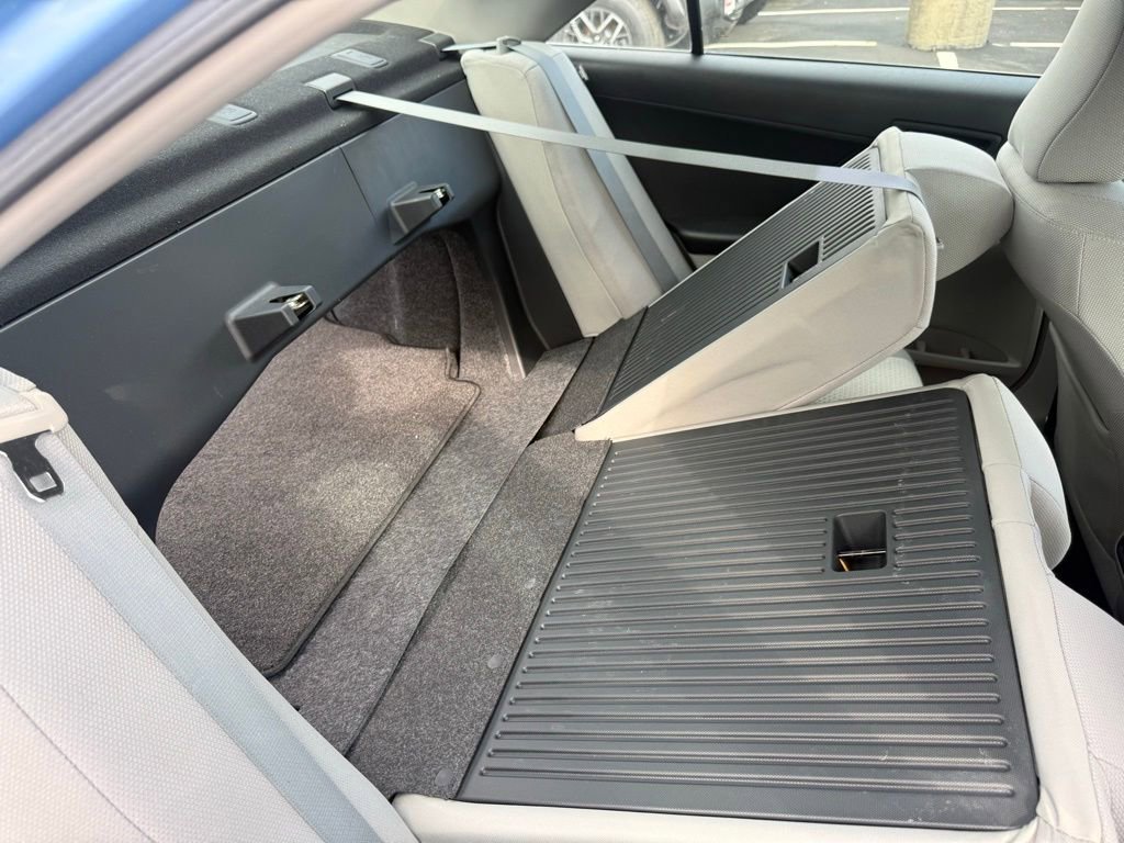 Used 2012 Toyota Camry LE image 35