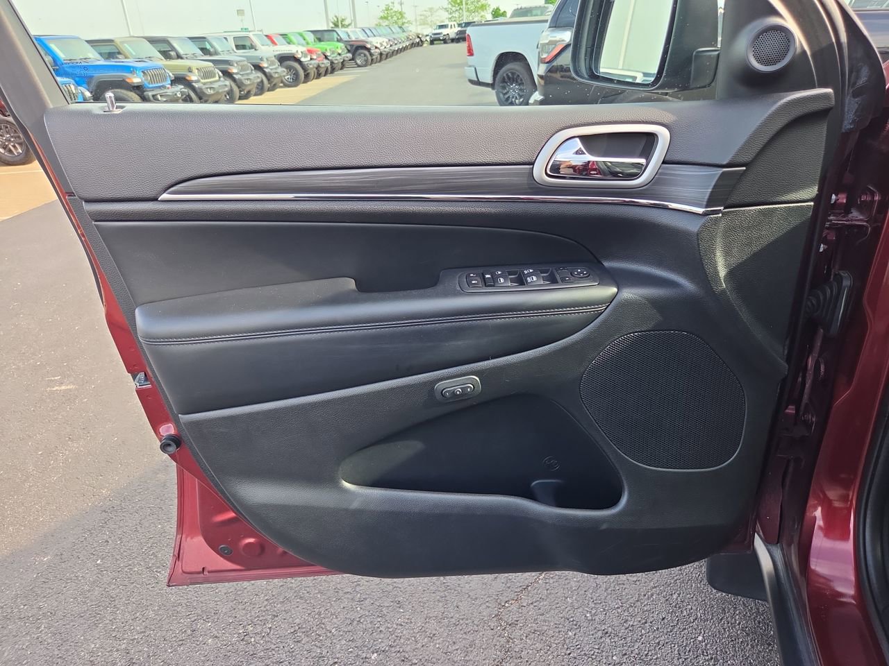 Used 2022 Jeep Grand Cherokee Limited image 21