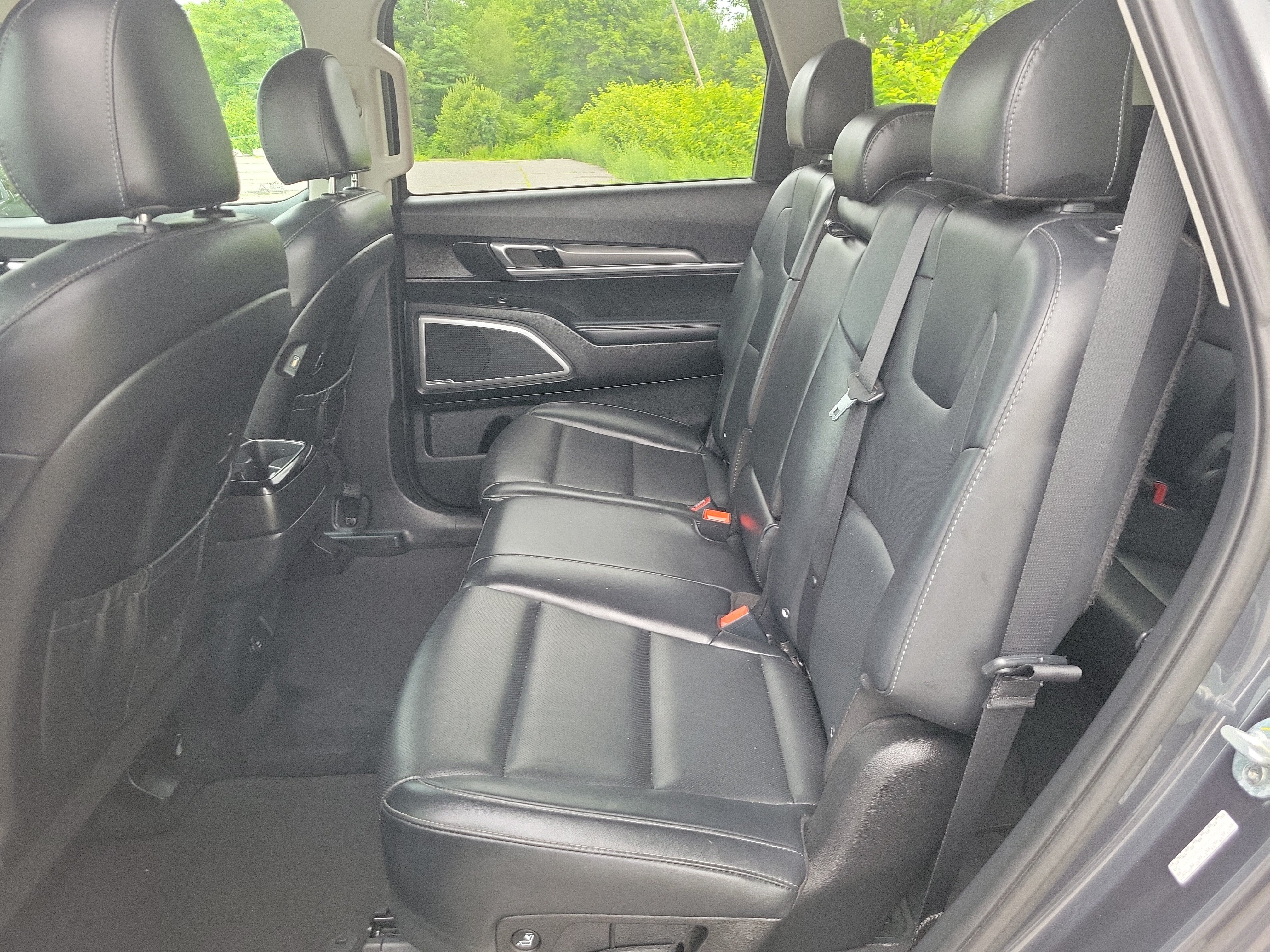 Used 2020 Kia Telluride LX FWD image 16