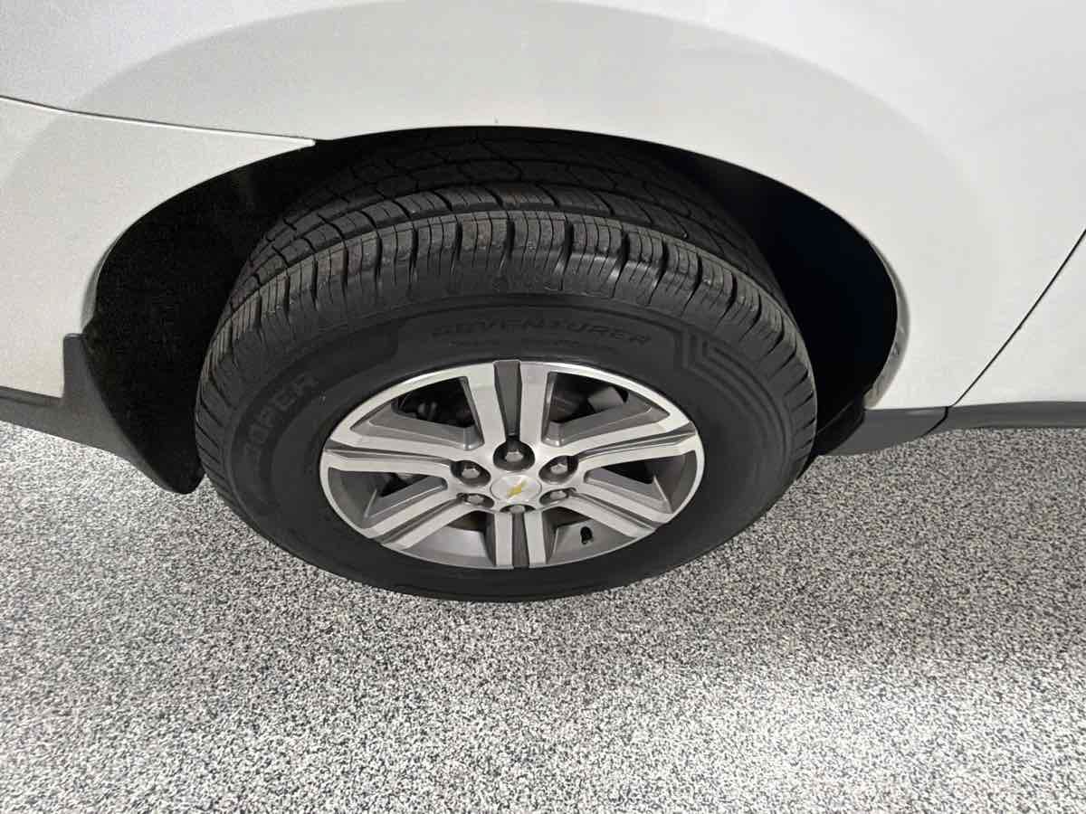 Used 2017 Chevrolet Traverse LT FWD image 34