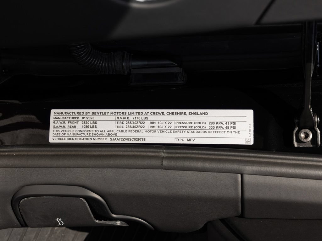 Used 2025 Bentley Bentayga AWD/4WD image 95