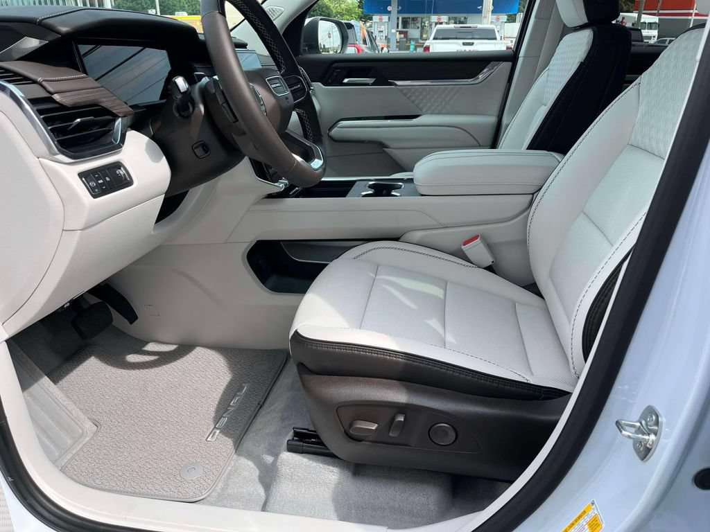 New 2026 GMC Acadia Denali w/ Super Cruise Package FWD image 24