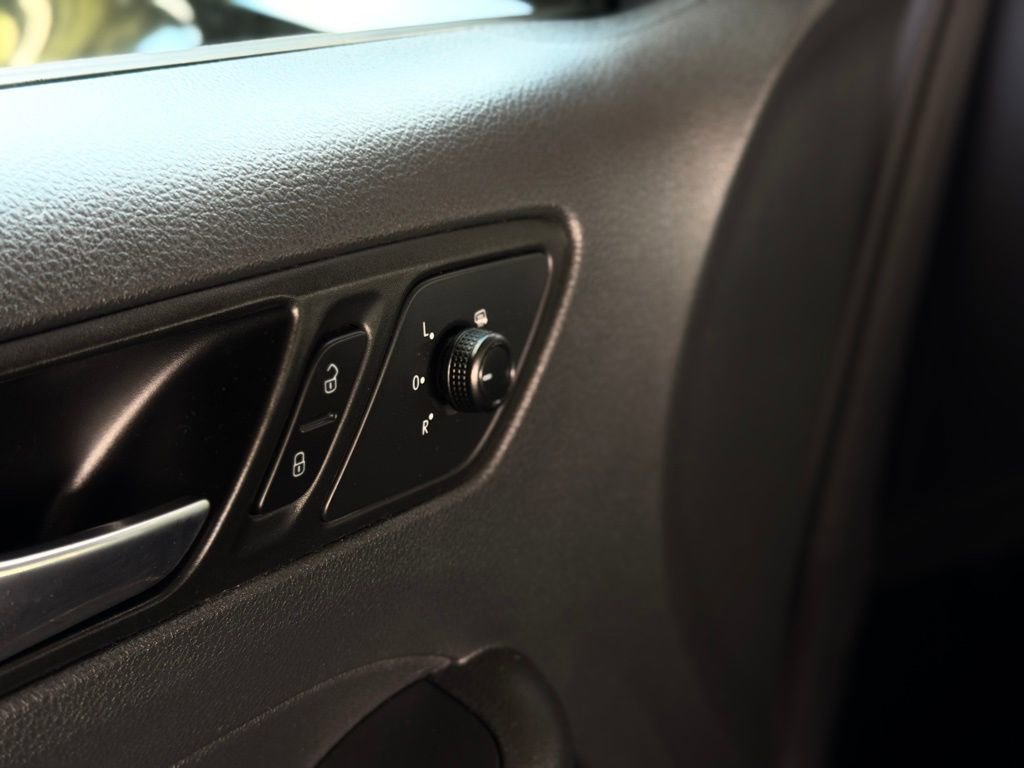 Used 2015 Volkswagen Jetta S image 33