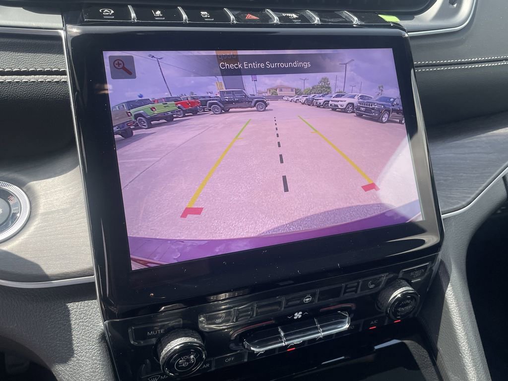 New 2025 Jeep Grand Cherokee L Limited w/ Black Appearance Package image 23