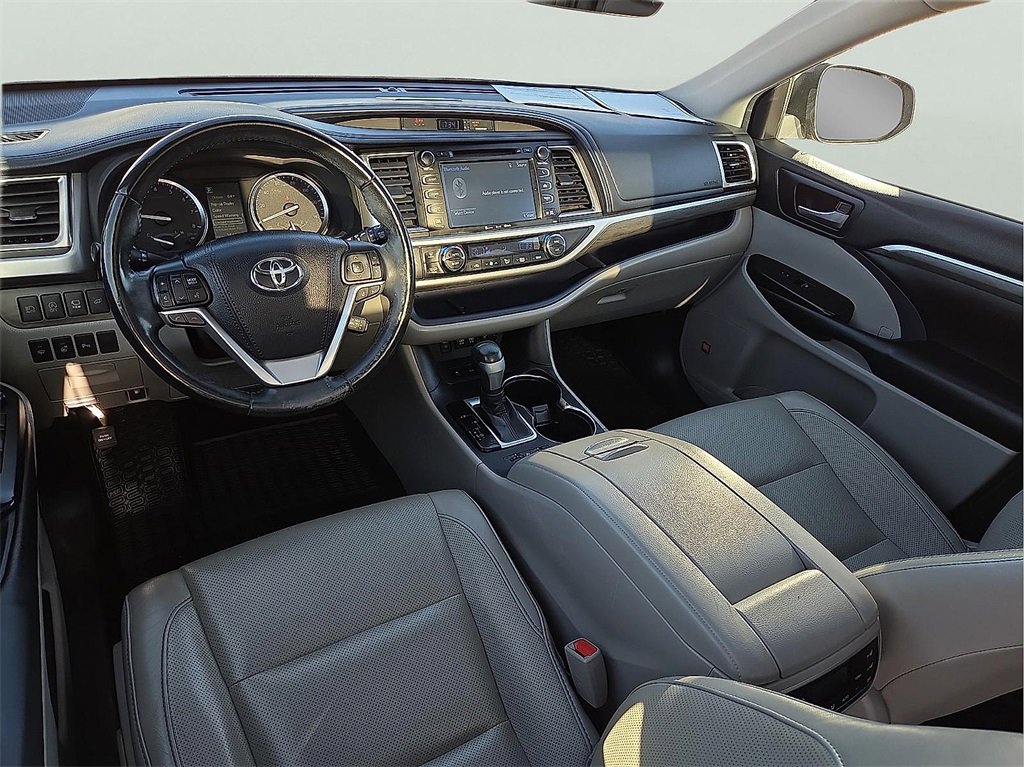Used 2018 Toyota Highlander Limited image 11