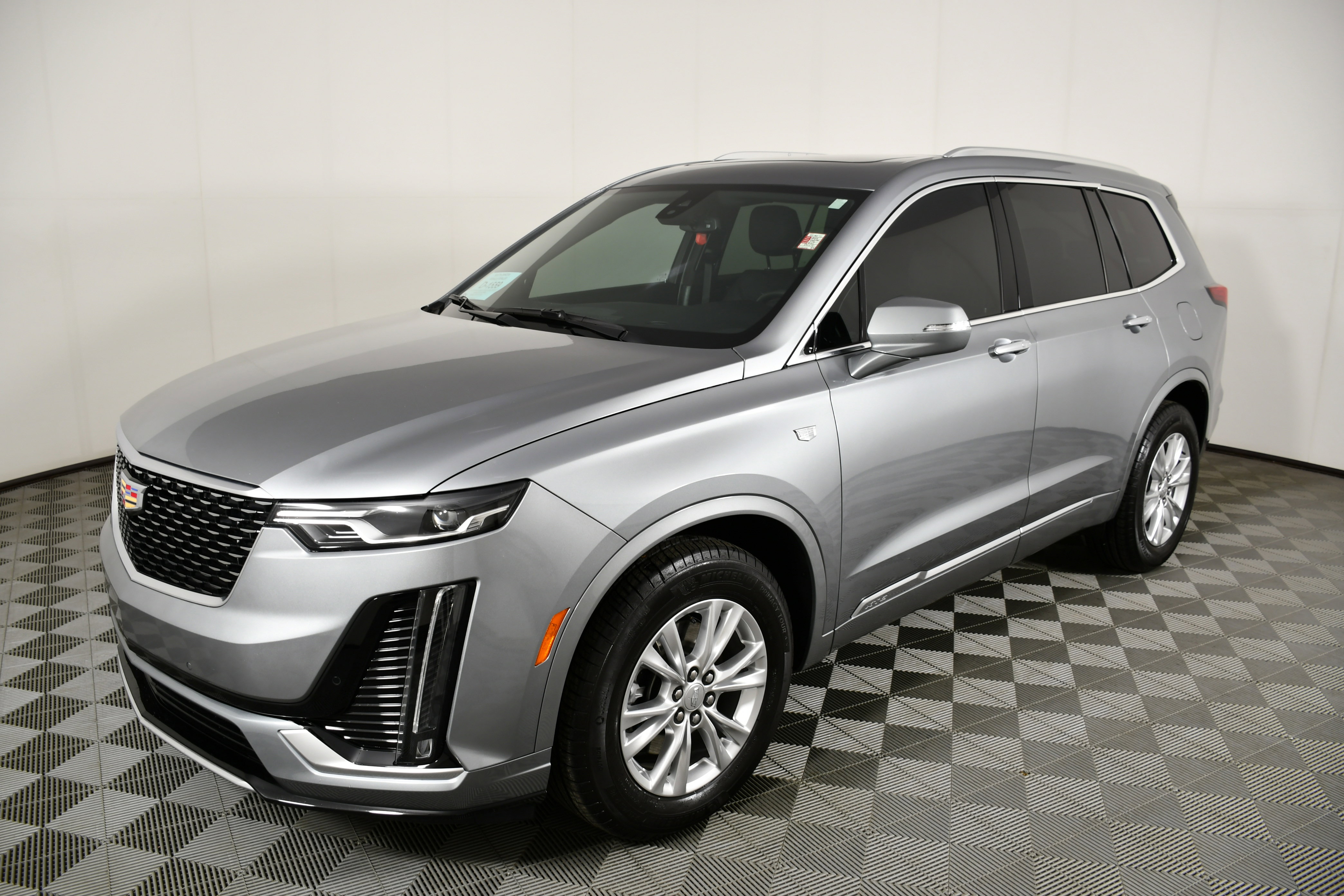Used 2025 Cadillac XT6 Luxury image 10