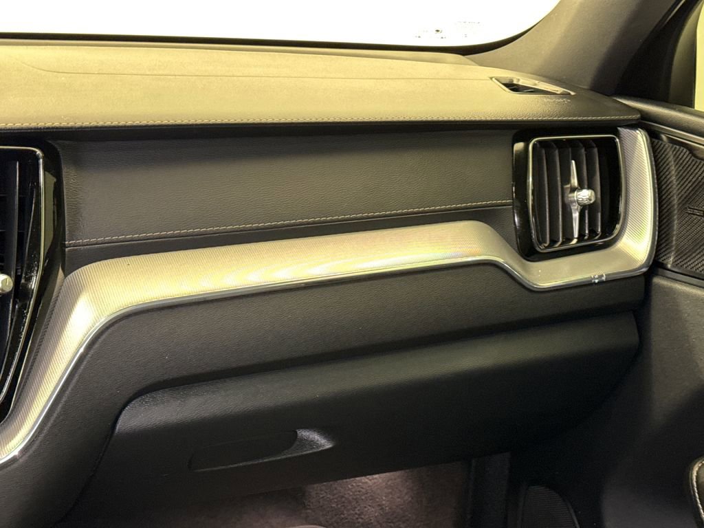 Used 2022 Volvo XC60 B5 R-Design w/ Protection Package Premier image 16
