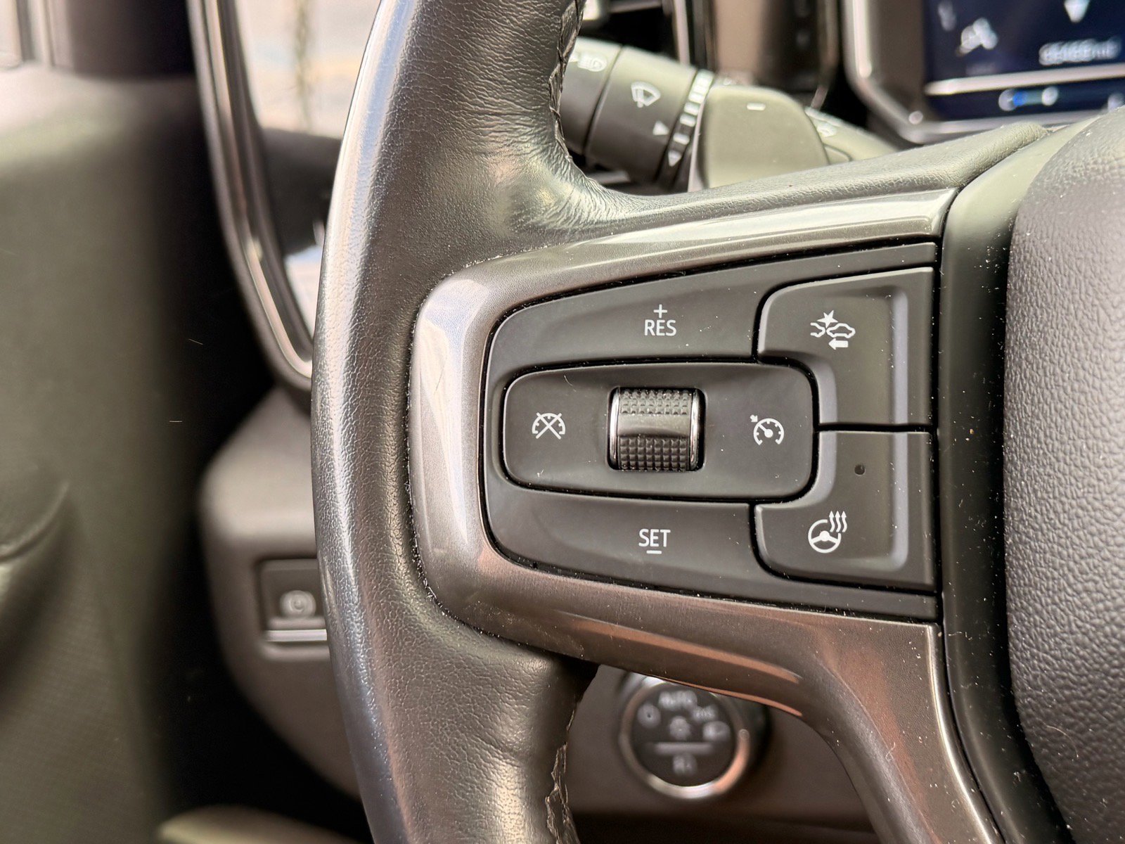 Used 2023 Chevrolet Silverado 1500 ZR2 w/ Technology Package image 17