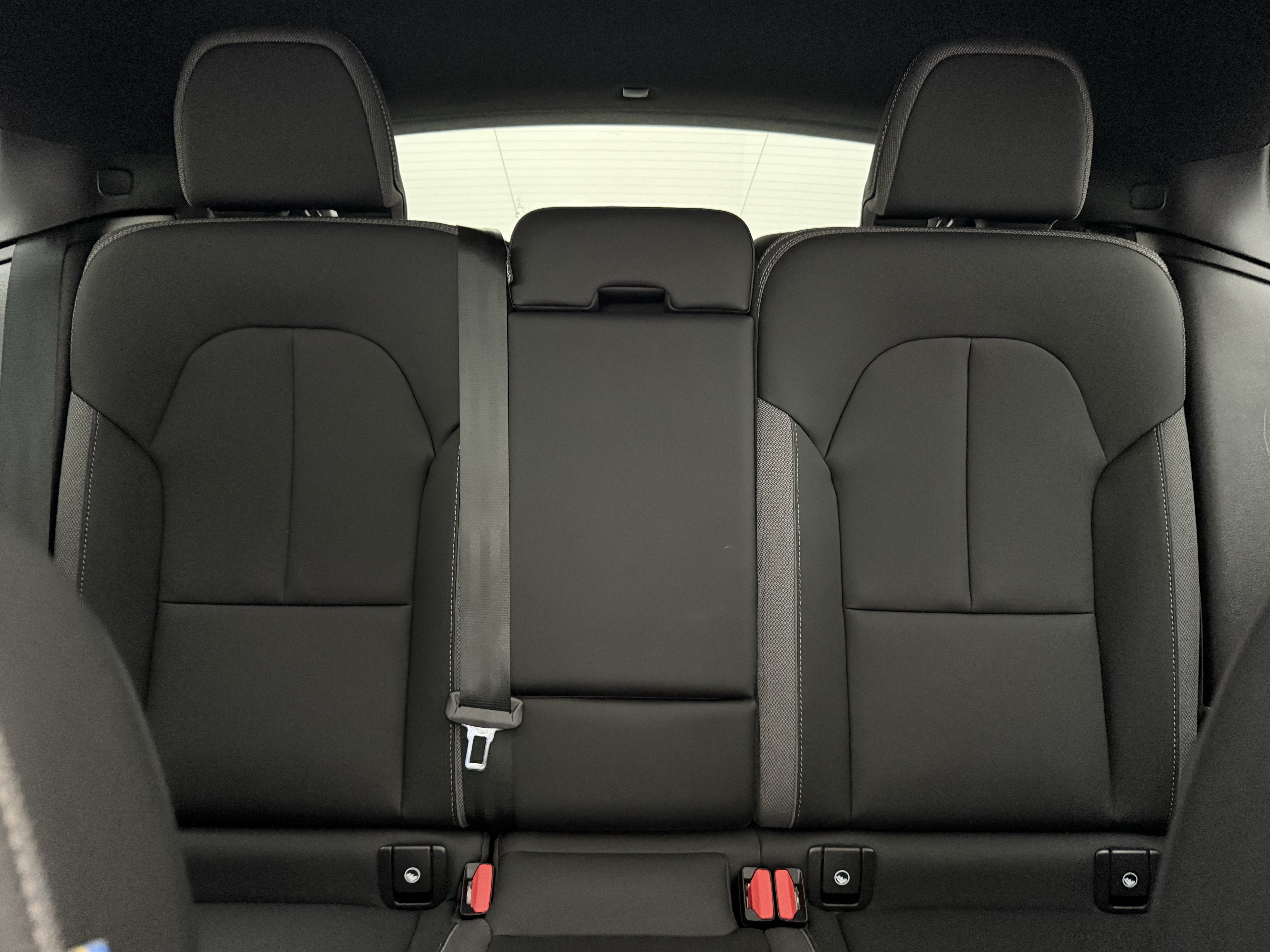 Certified 2023 Volvo C40 Recharge Core AWD/4WD image 26