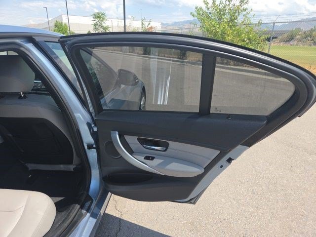 Used 2013 BMW 328i xDrive Sedan AWD/4WD image 17