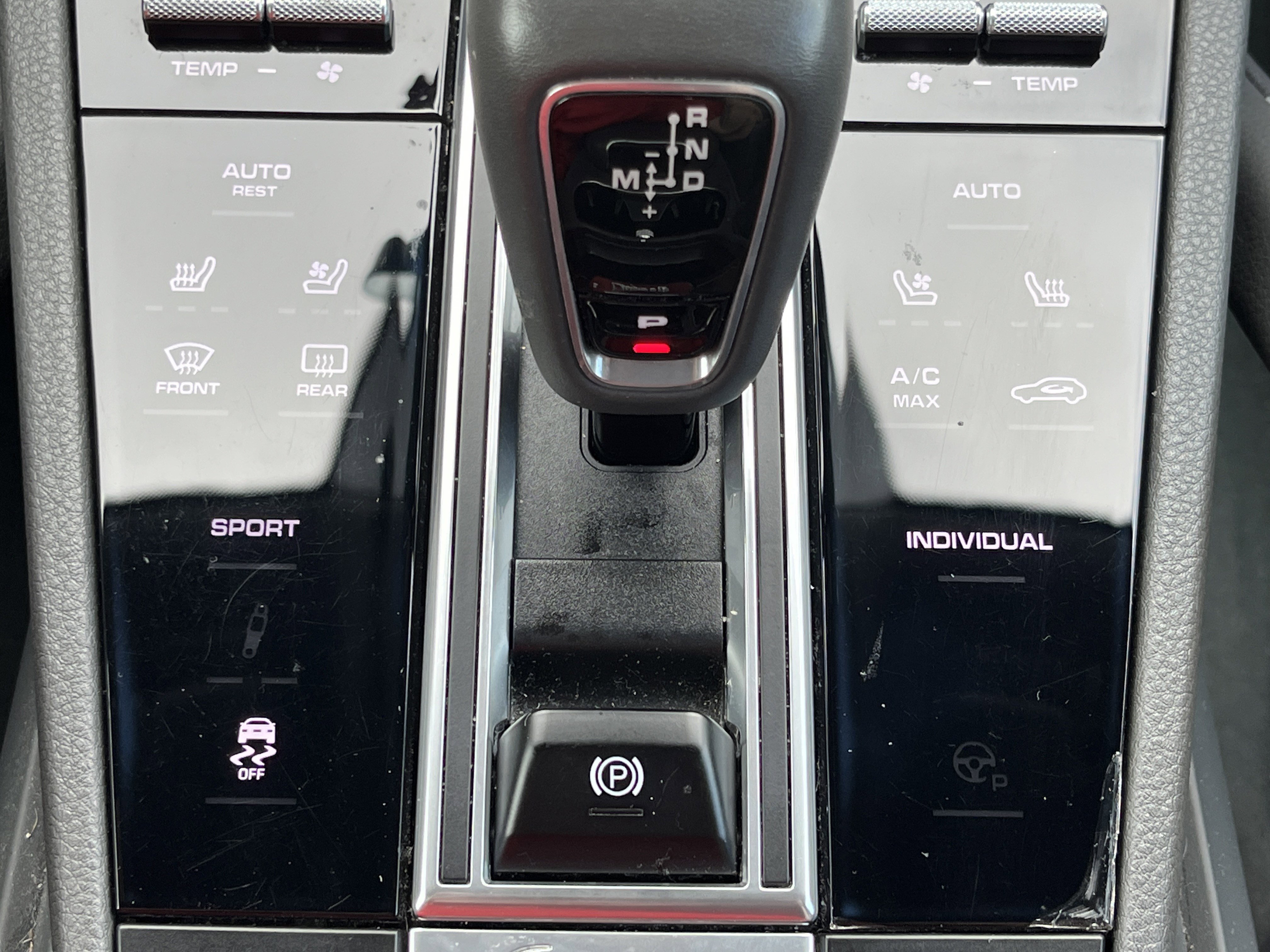 Used 2019 Porsche Cayenne image 8