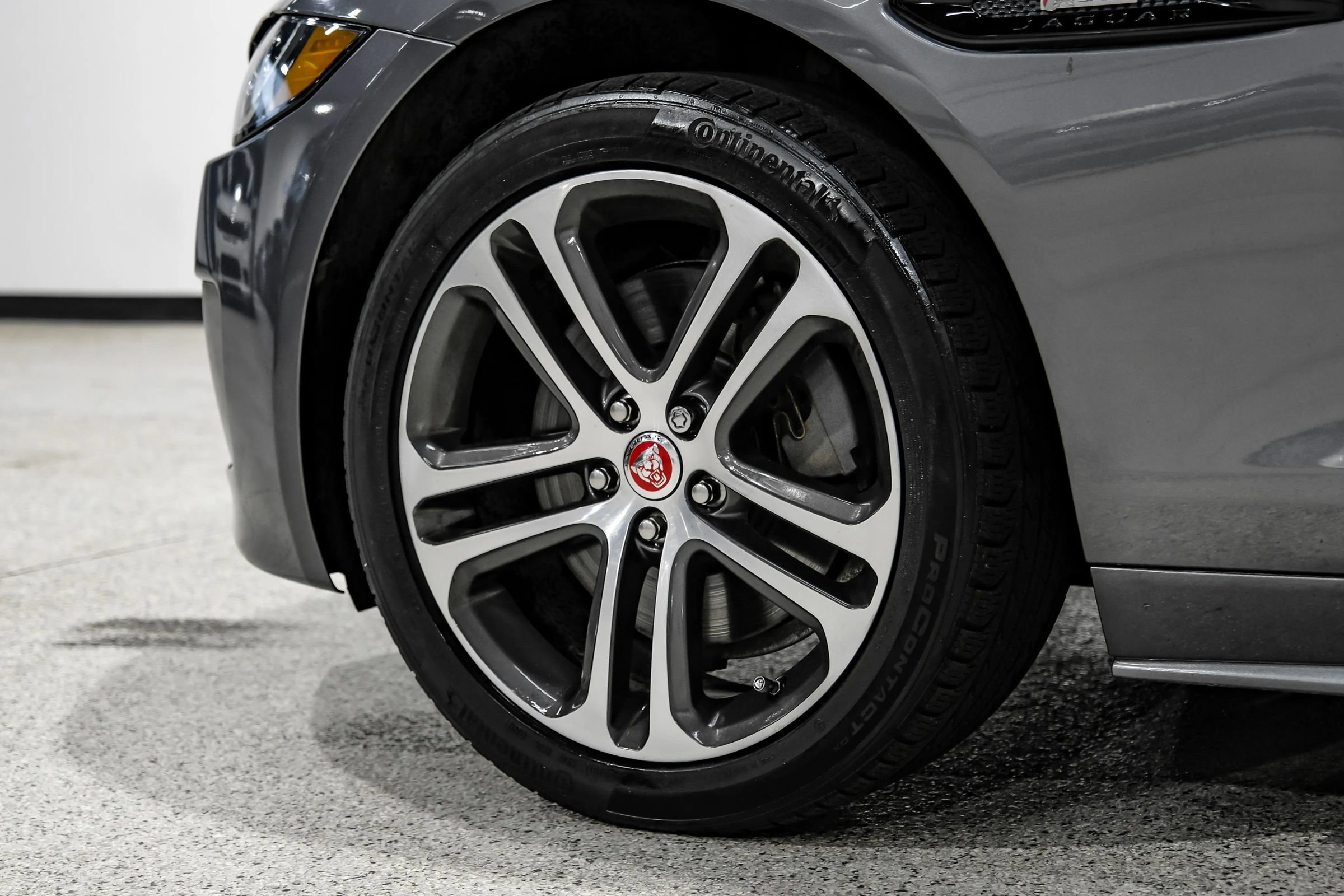 Used 2019 Jaguar XE R-Sport AWD/4WD image 68