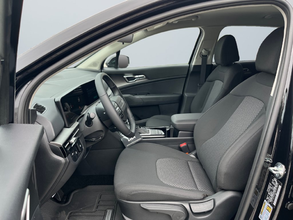 New 2027 Kia Sportage LX FWD image 9