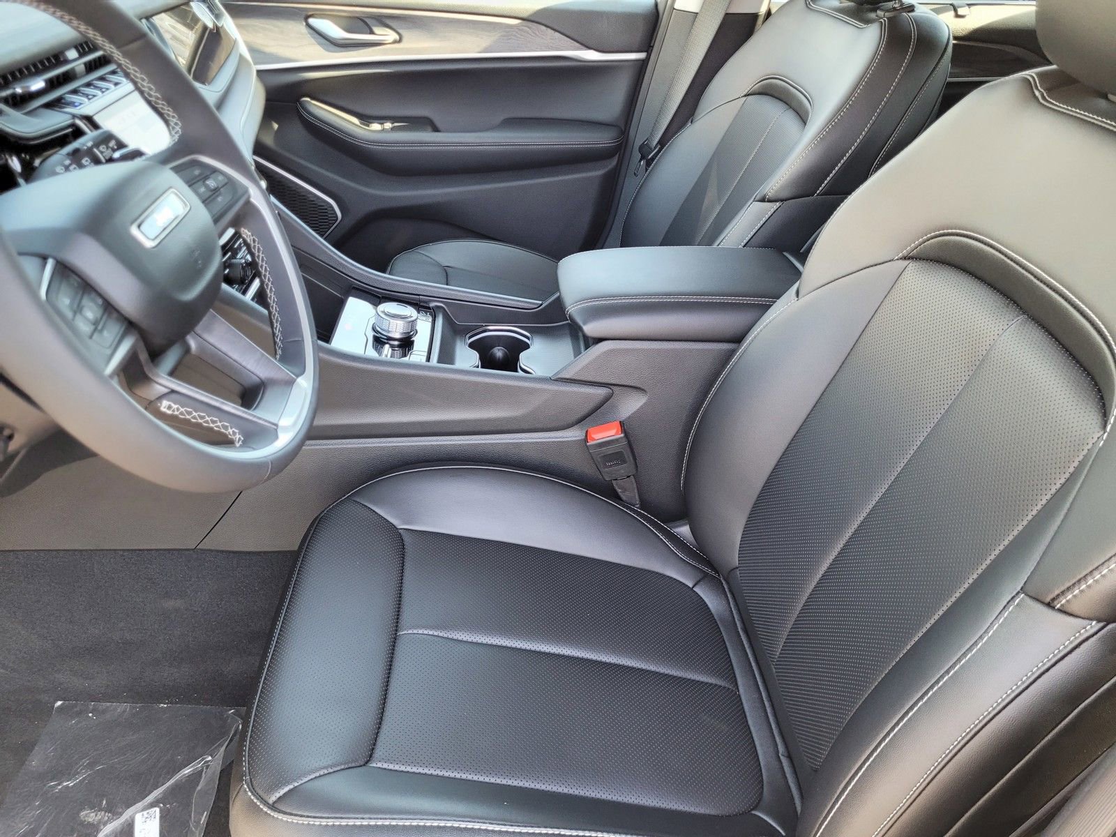 New 2024 Jeep Grand Cherokee Limited 4xe w/ Luxury Tech Group II image 12