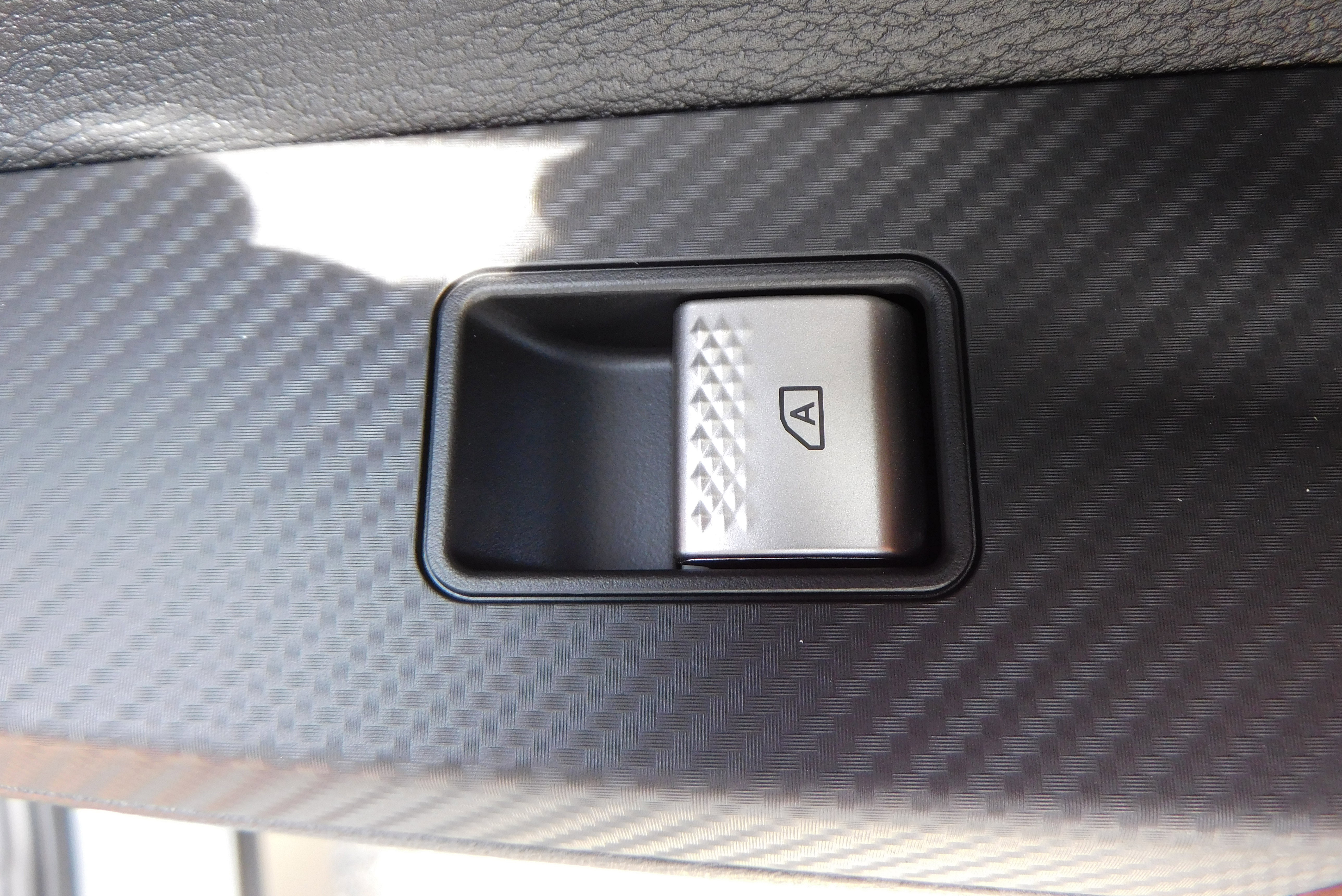 Used 2025 Mitsubishi Outlander SEL image 41