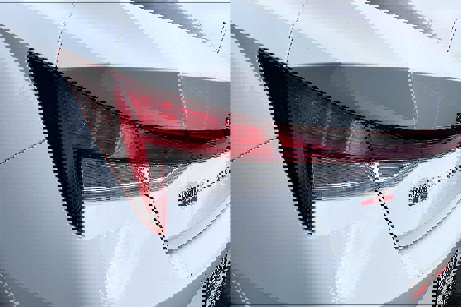 Used 2023 Hyundai Elantra Limited image 28