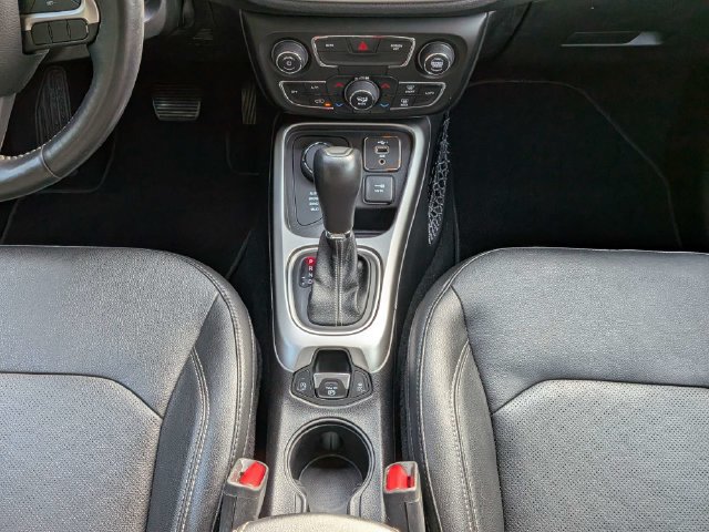 Used 2021 Jeep Compass Latitude w/ Sun and Sound Group AWD/4WD image 21