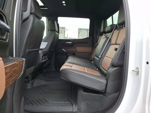 Used 2022 Chevrolet Silverado 1500 High Country w/ Technology Package AWD/4WD image 13