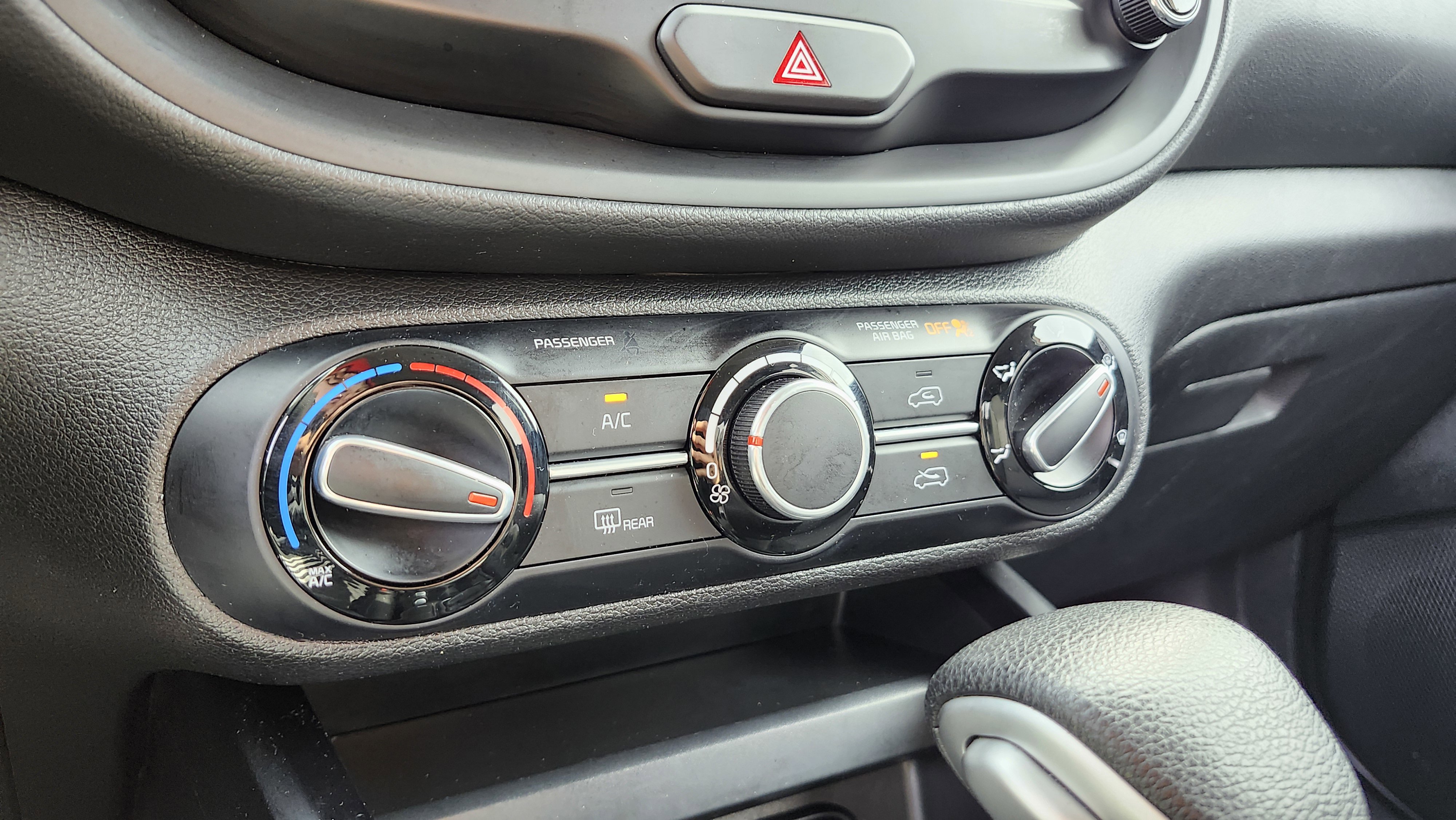 Used 2024 Kia Soul LX w/ Option Group 015 image 28