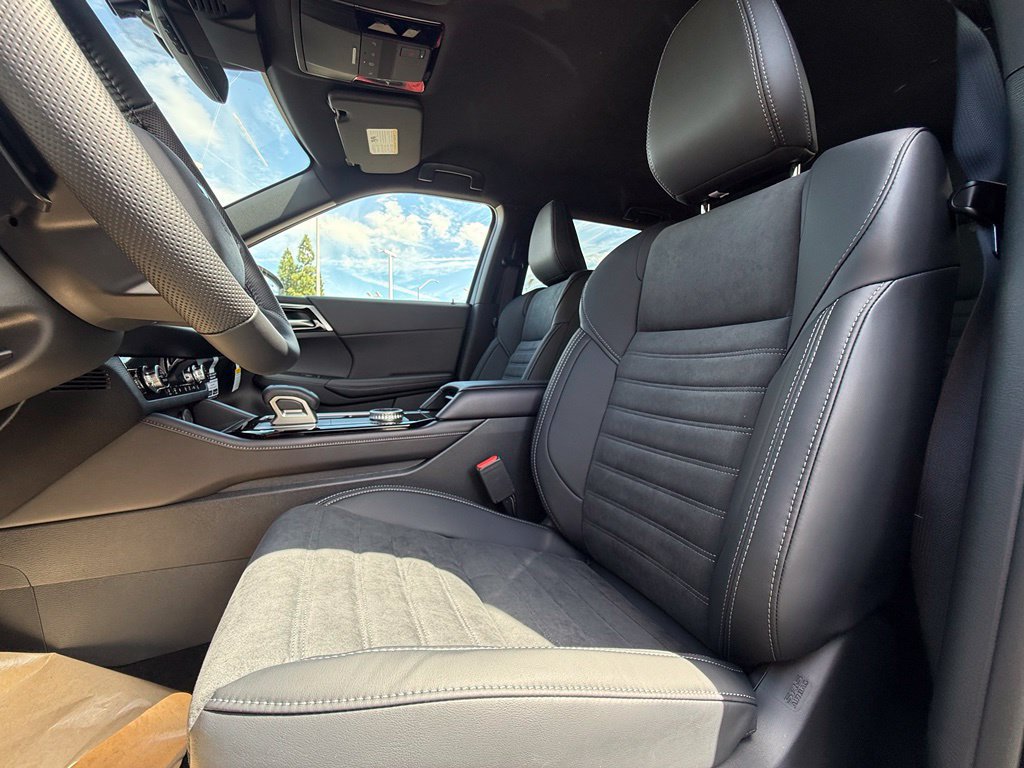 New 2026 Mitsubishi Outlander LE FWD image 33