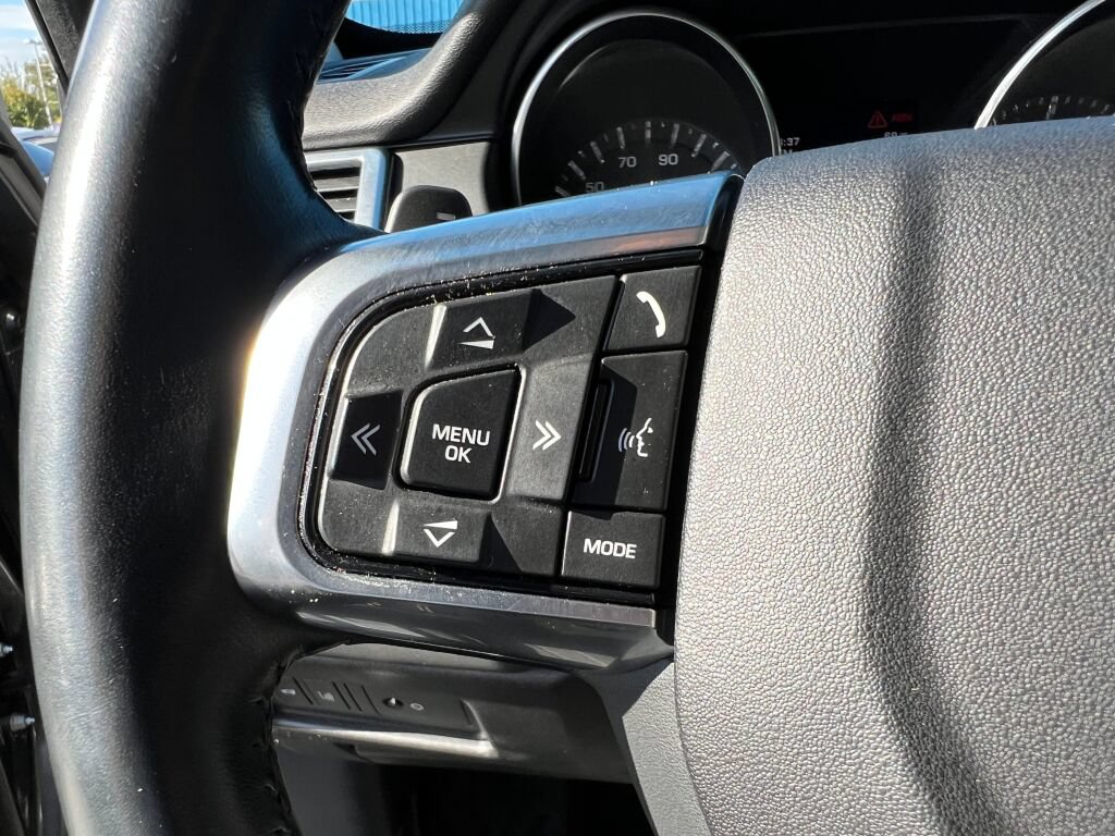 Used 2016 Land Rover Discovery Sport HSE AWD/4WD image 21
