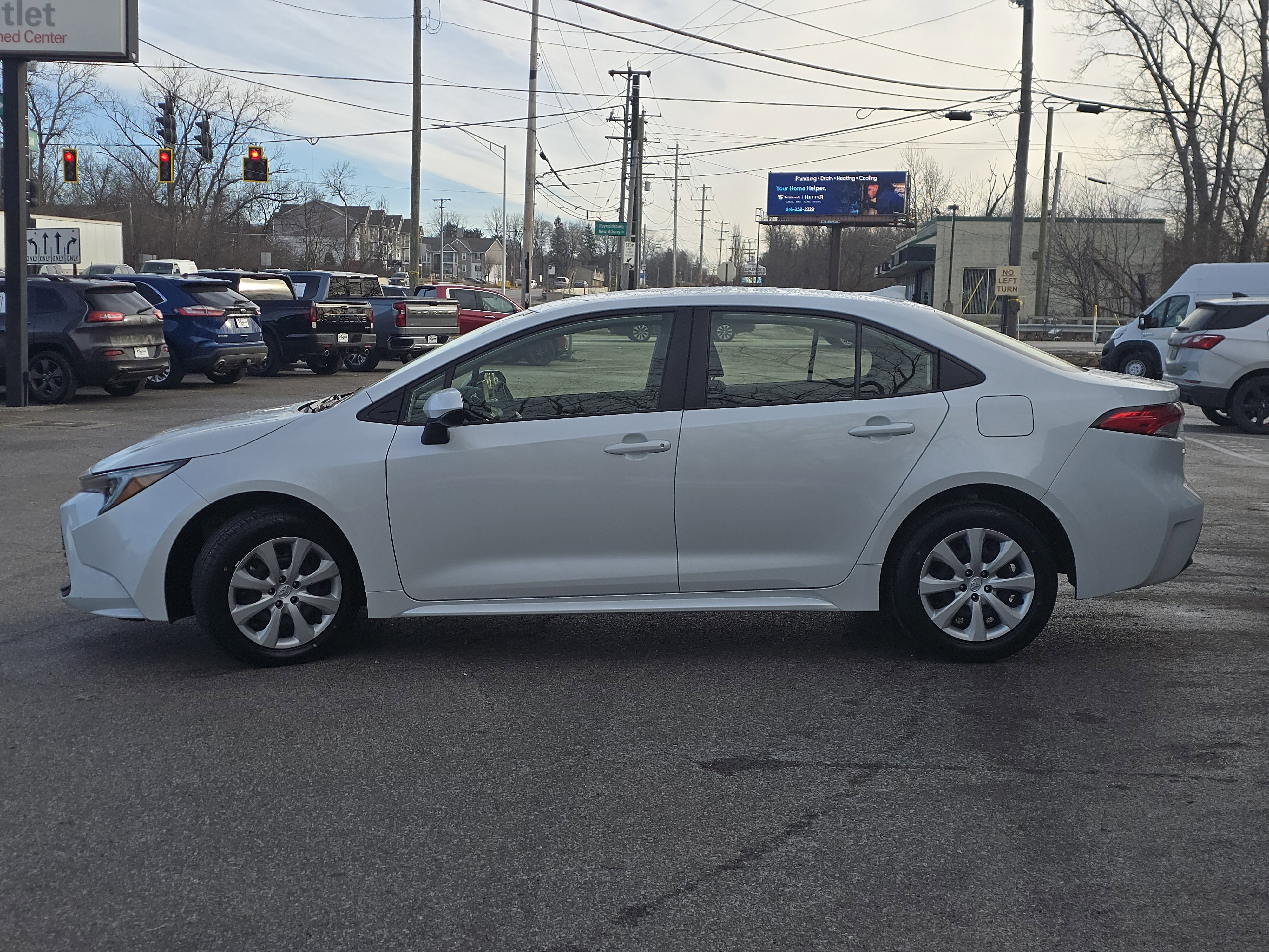 Used 2024 Toyota Corolla LE image 4