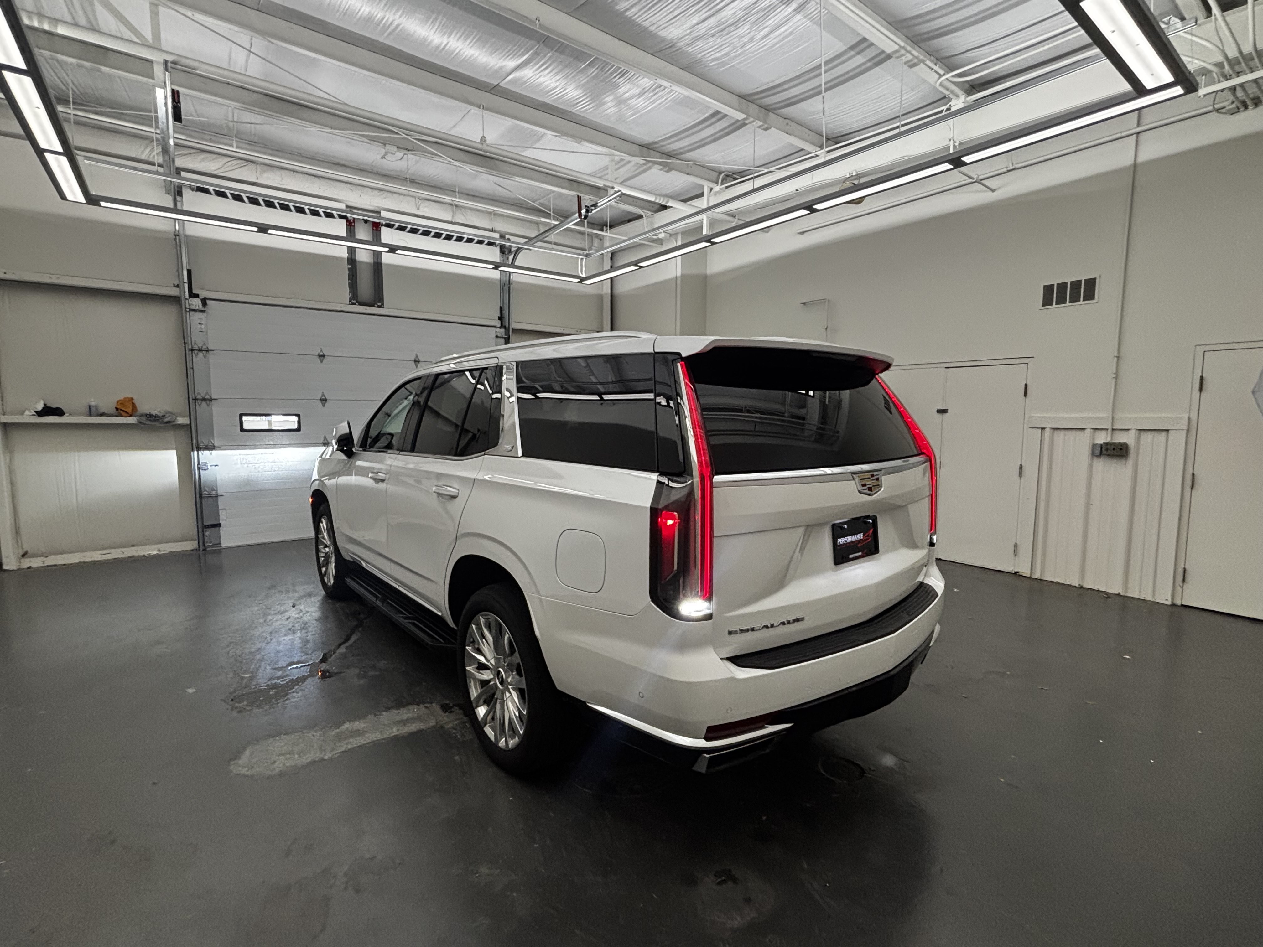 Used 2024 Cadillac Escalade Premium Luxury w/ Performance Package AWD/4WD image 5
