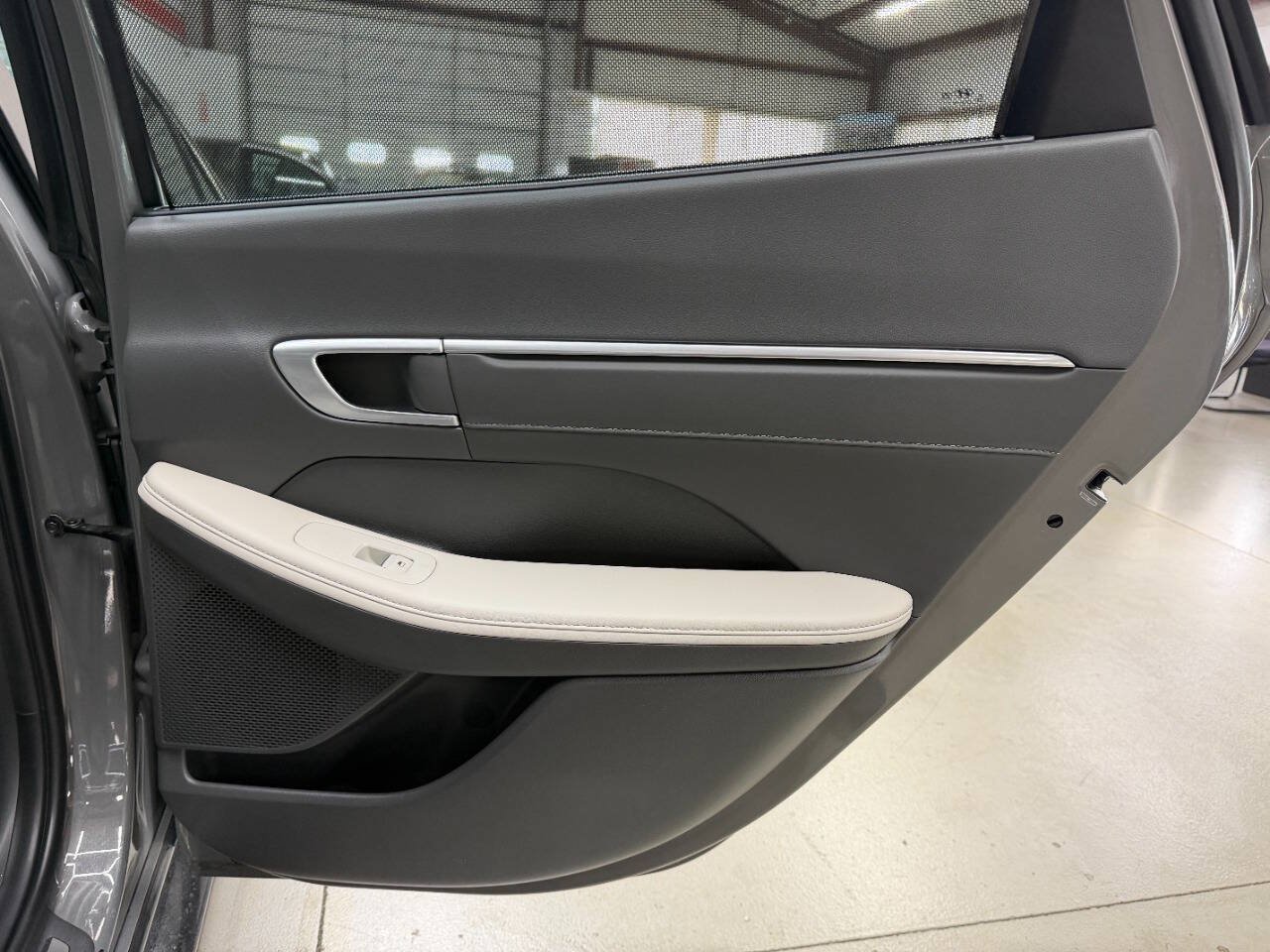 Used 2021 Hyundai Sonata Limited FWD image 14