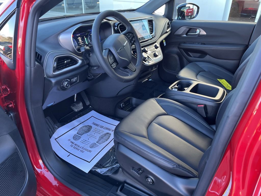 New 2026 Chrysler Pacifica Select w/ S Appearance Package image 13