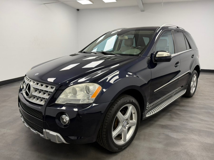 Used 2010 Mercedes-Benz ML 550 4MATIC image 3