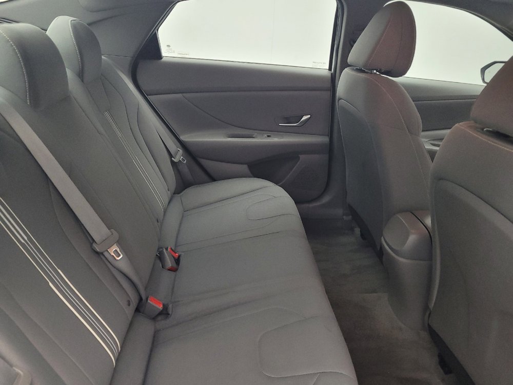 Used 2021 Hyundai Elantra SEL image 19
