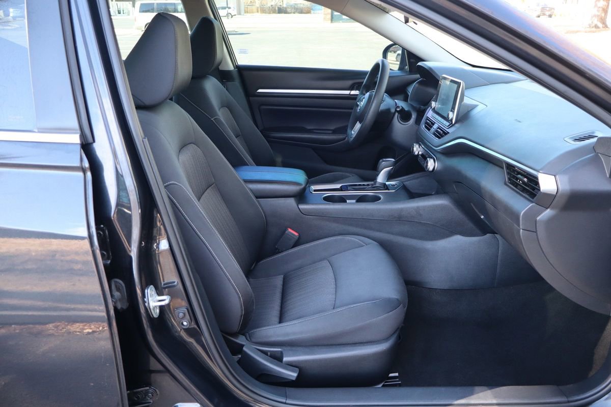 Used 2022 Nissan Altima 2.5 SV image 22