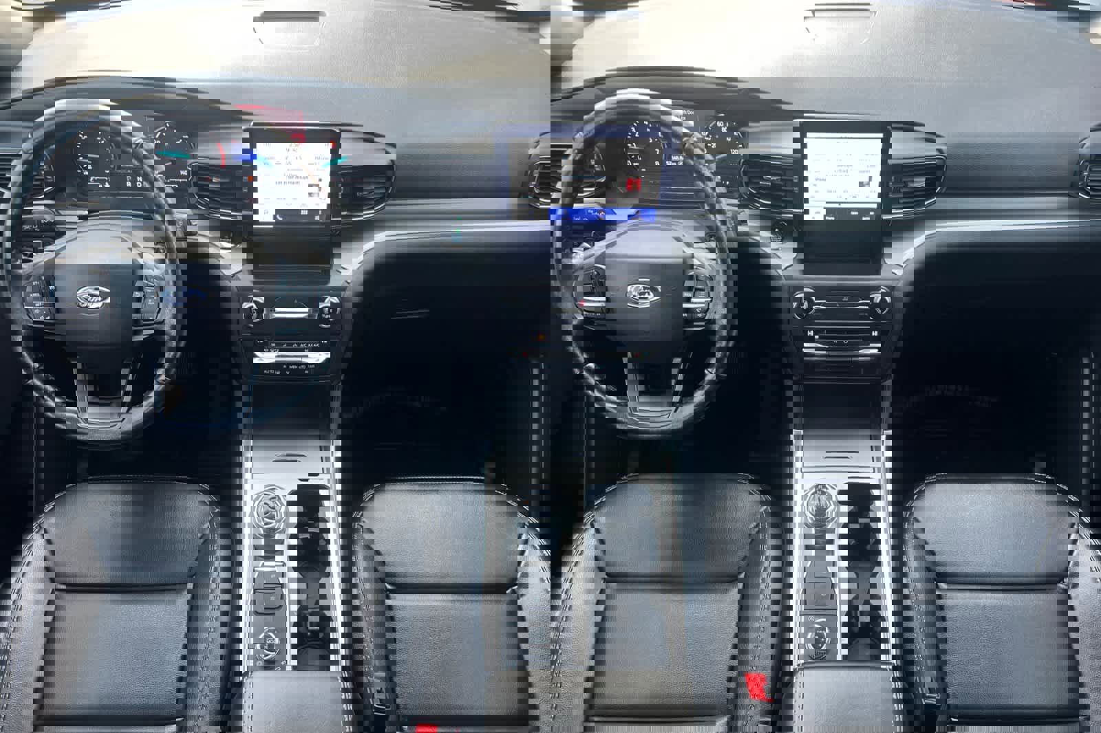 Certified 2020 Ford Explorer XLT w/ Equipment Group 202A image 3