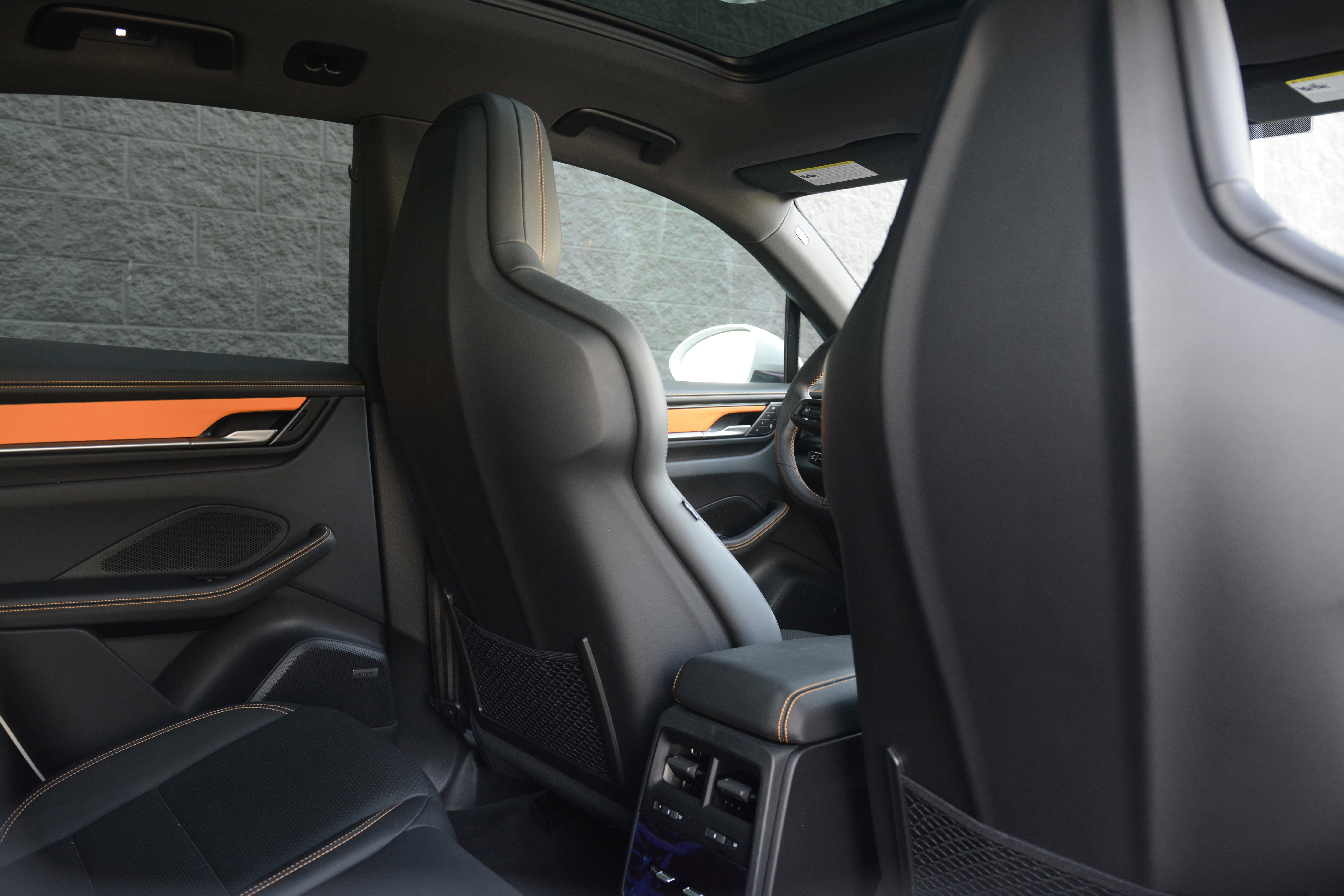 Certified 2025 Porsche Macan Electric image 36