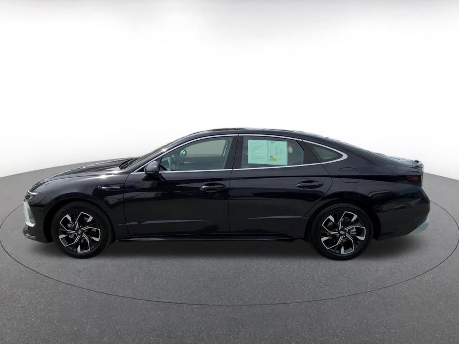 Used 2025 Hyundai Sonata SEL FWD image 9