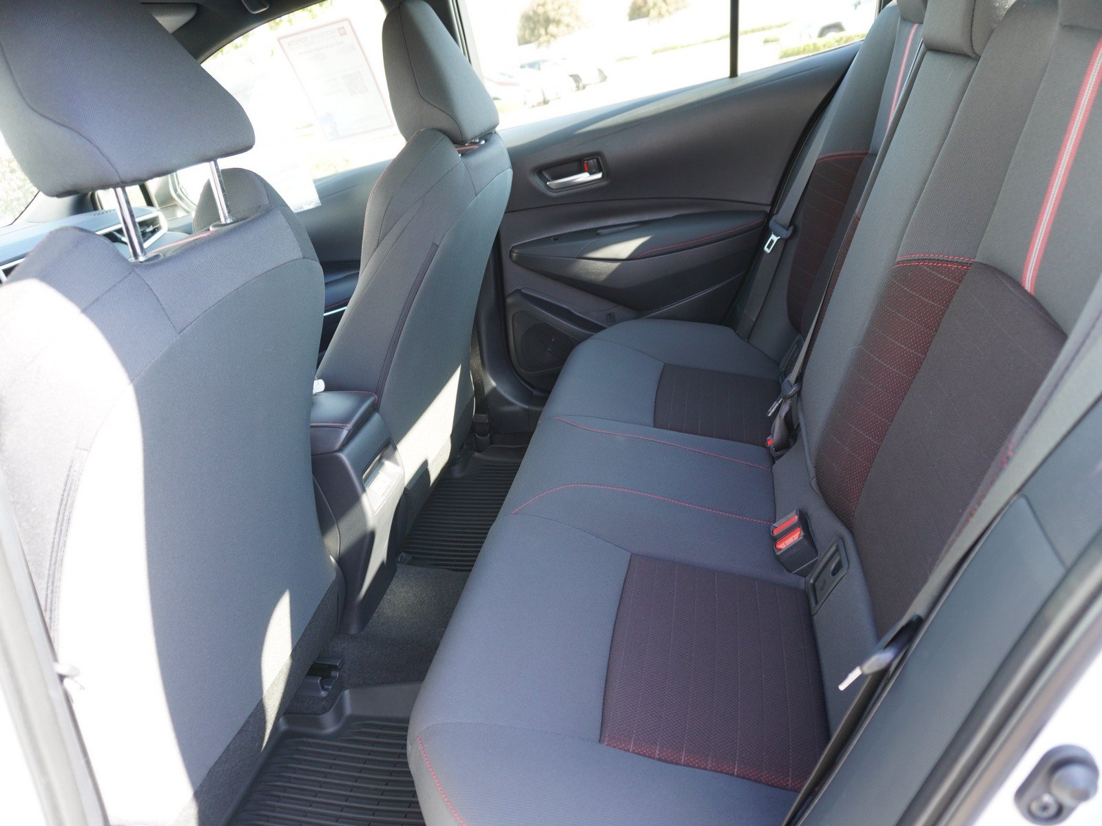 Used 2025 Toyota Corolla SE AWD/4WD image 13