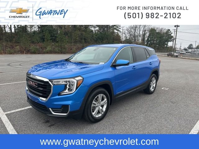 Used 2024 GMC Terrain SLE image 1
