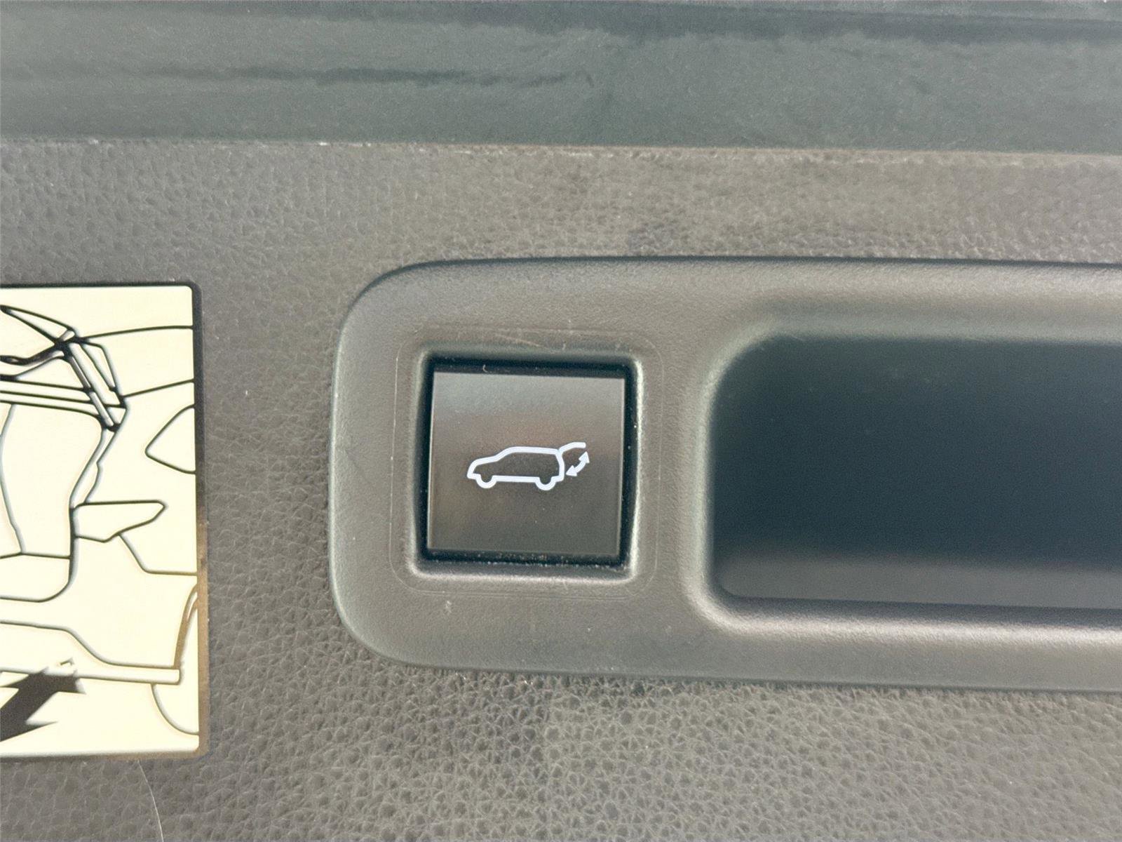 Used 2022 Toyota Highlander Platinum FWD image 43