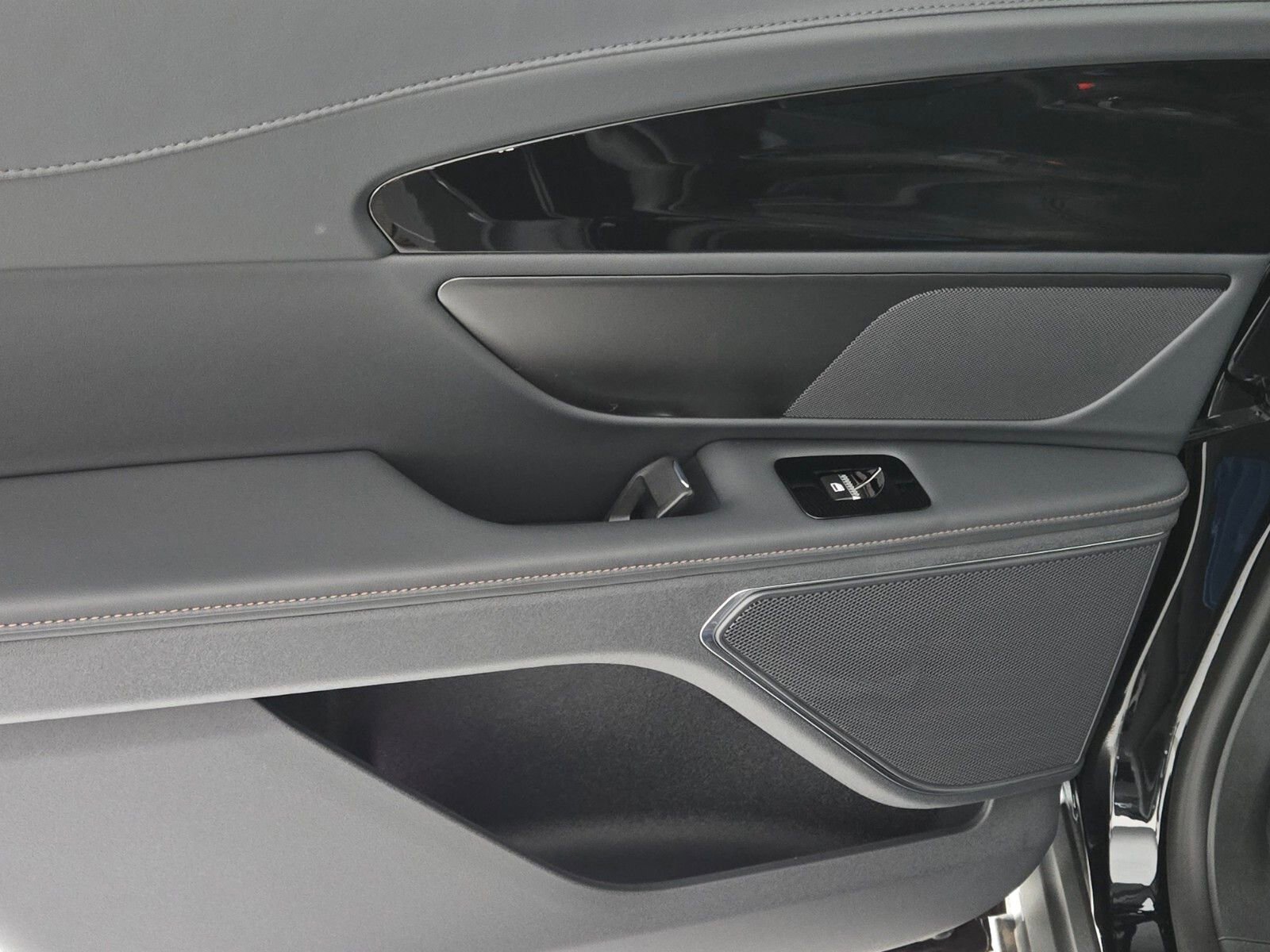 New 2026 Lincoln Nautilus Premier image 20