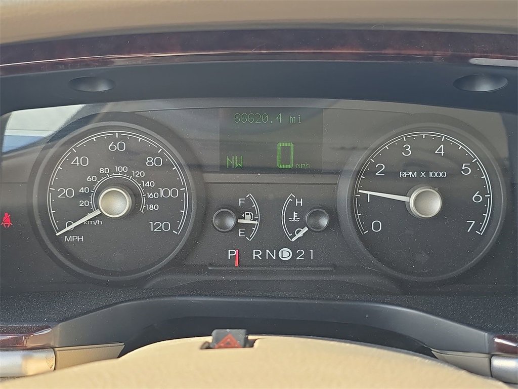 Used 2006 Lincoln Town Car Signature image 12