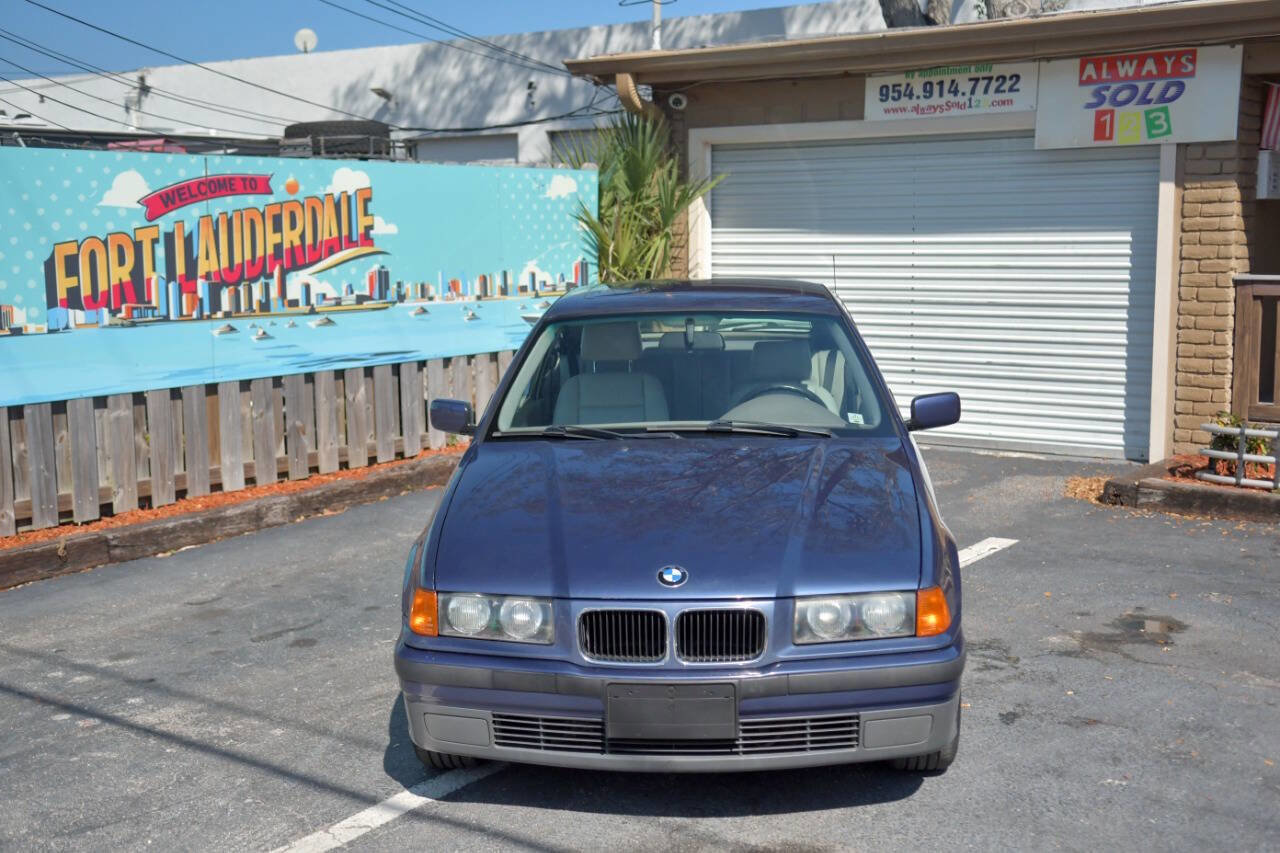 Used 1995 BMW 318ti Hatchback RWD image 3