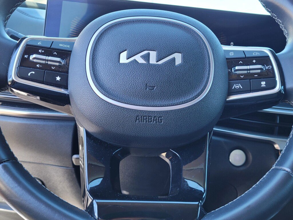 Used 2024 Kia Sorento S image 12
