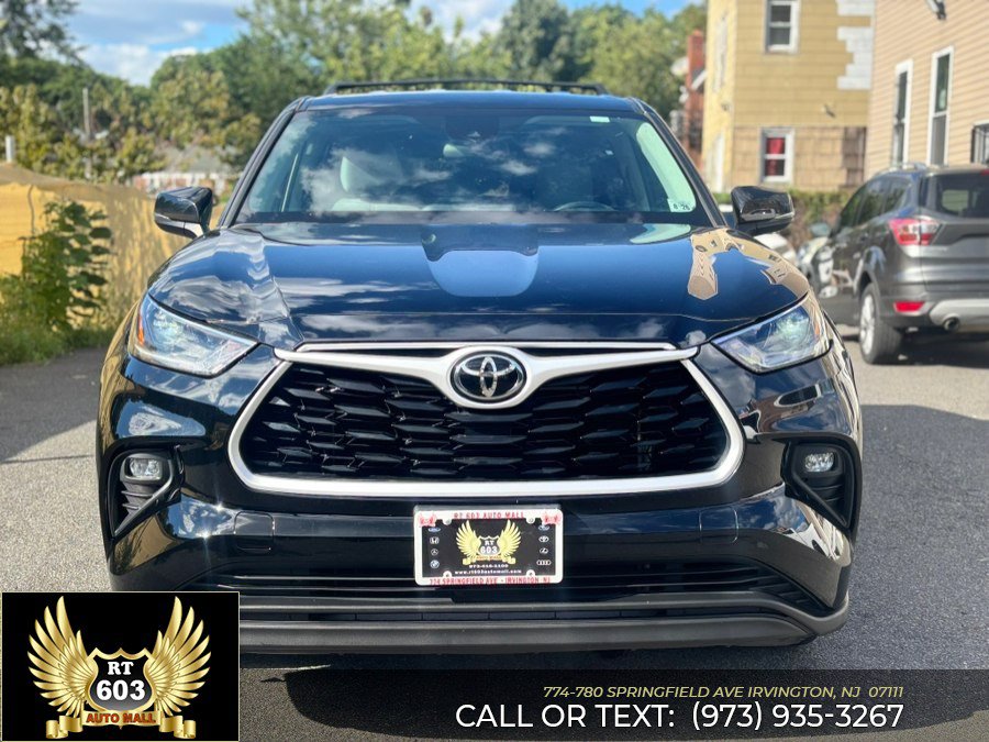 Used 2021 Toyota Highlander LE AWD/4WD image 2