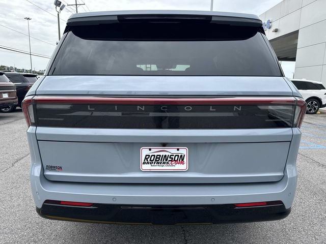 New 2026 Lincoln Navigator Reserve AWD/4WD image 4