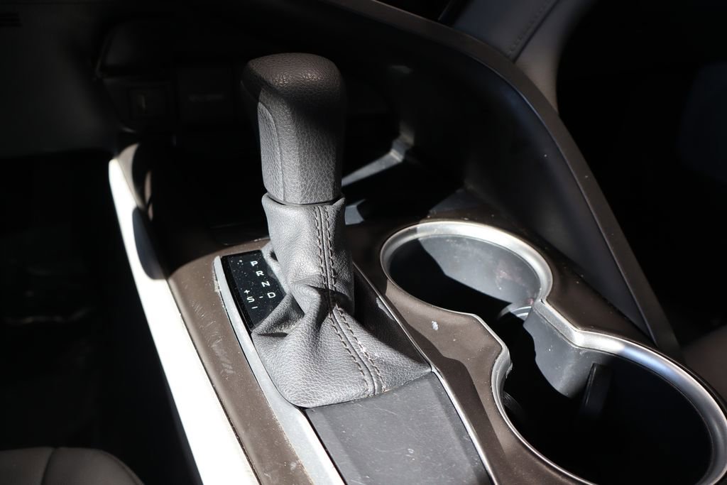 Used 2021 Toyota Camry LE image 34